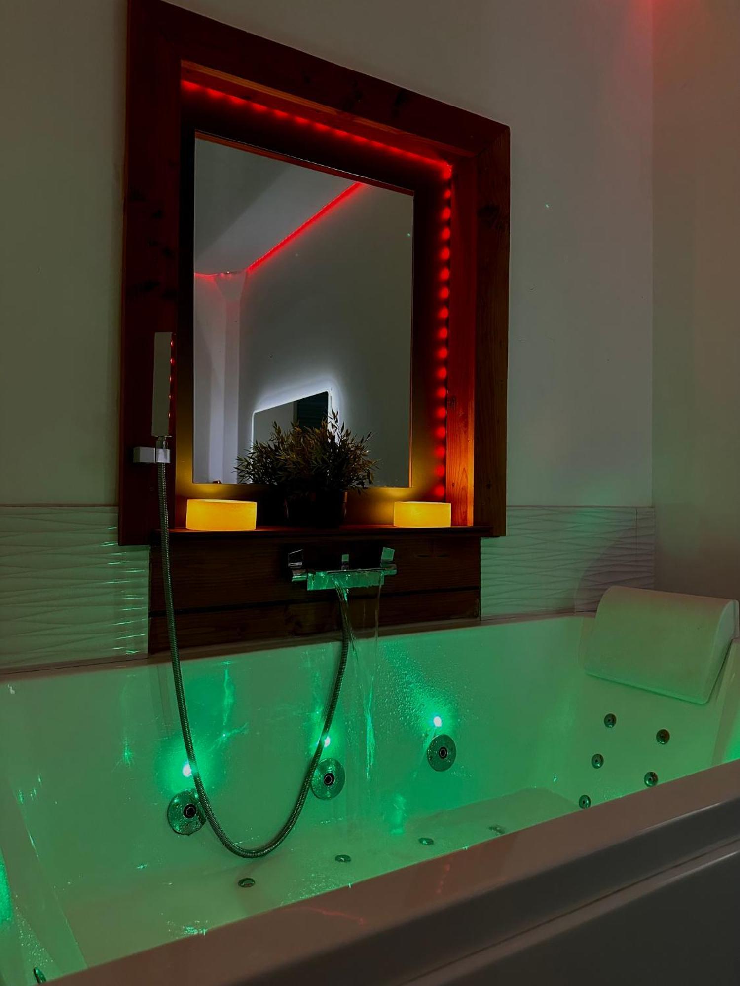 Loveroom En Bords De Meuse Floing المظهر الخارجي الصورة