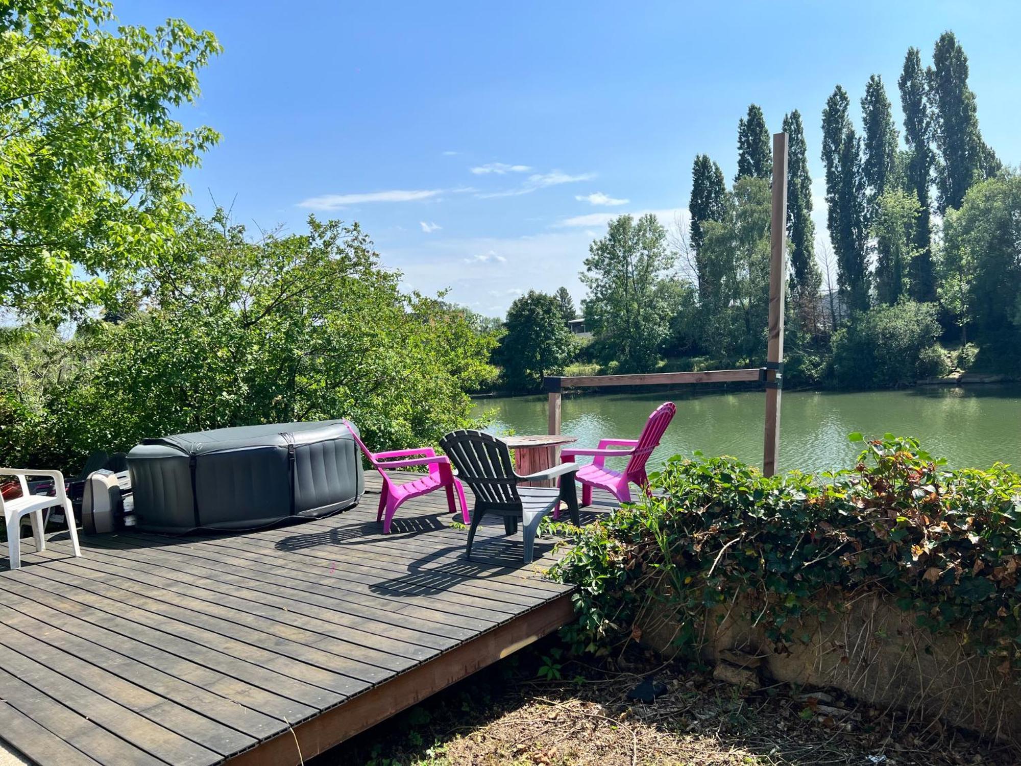 Loveroom En Bords De Meuse Floing المظهر الخارجي الصورة
